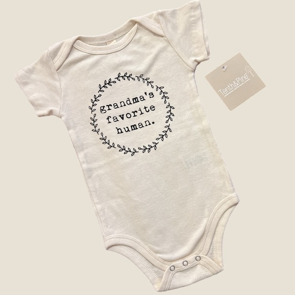Tenth & Pine Grandma’s Favorite Human Short Sleeve Bodysuit - Picture 1 of 1